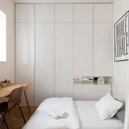 Διαμέρισμα Gallery Design Apartment In Trendy Holesovice Area *
