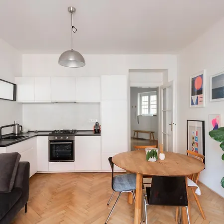 Gallery Apartment *